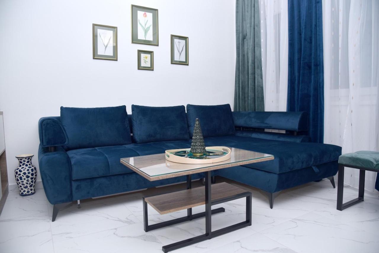 La Luna Premium Deluxe Apartment With Free Jacuzzi, Bikes & Covered Parking Nasice Dış mekan fotoğraf