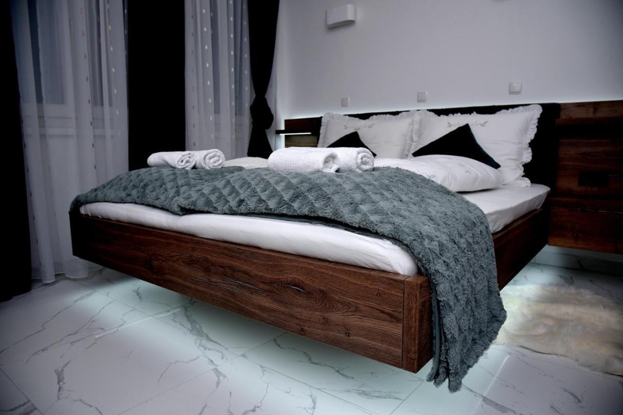 La Luna Premium Deluxe Apartment With Free Jacuzzi, Bikes & Covered Parking Nasice Dış mekan fotoğraf