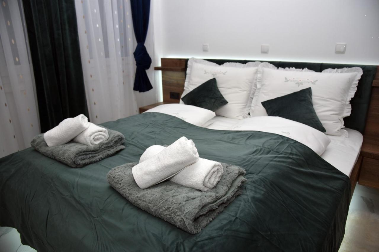 La Luna Premium Deluxe Apartment With Free Jacuzzi, Bikes & Covered Parking Nasice Dış mekan fotoğraf