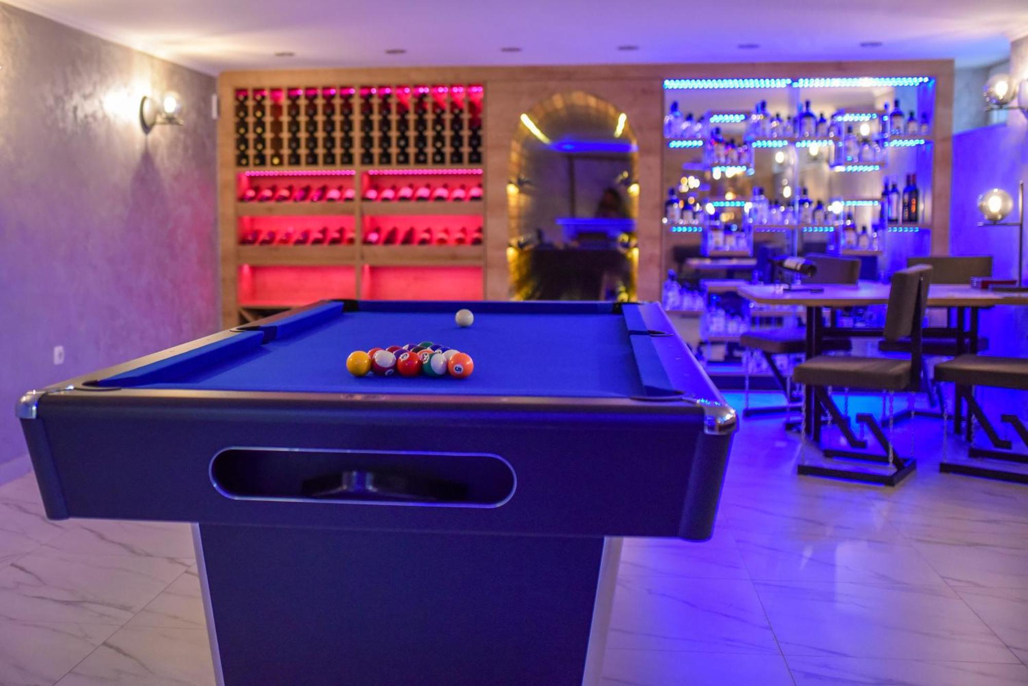 La Luna Premium Deluxe Apartment With Free Jacuzzi, Bikes & Covered Parking Nasice Dış mekan fotoğraf