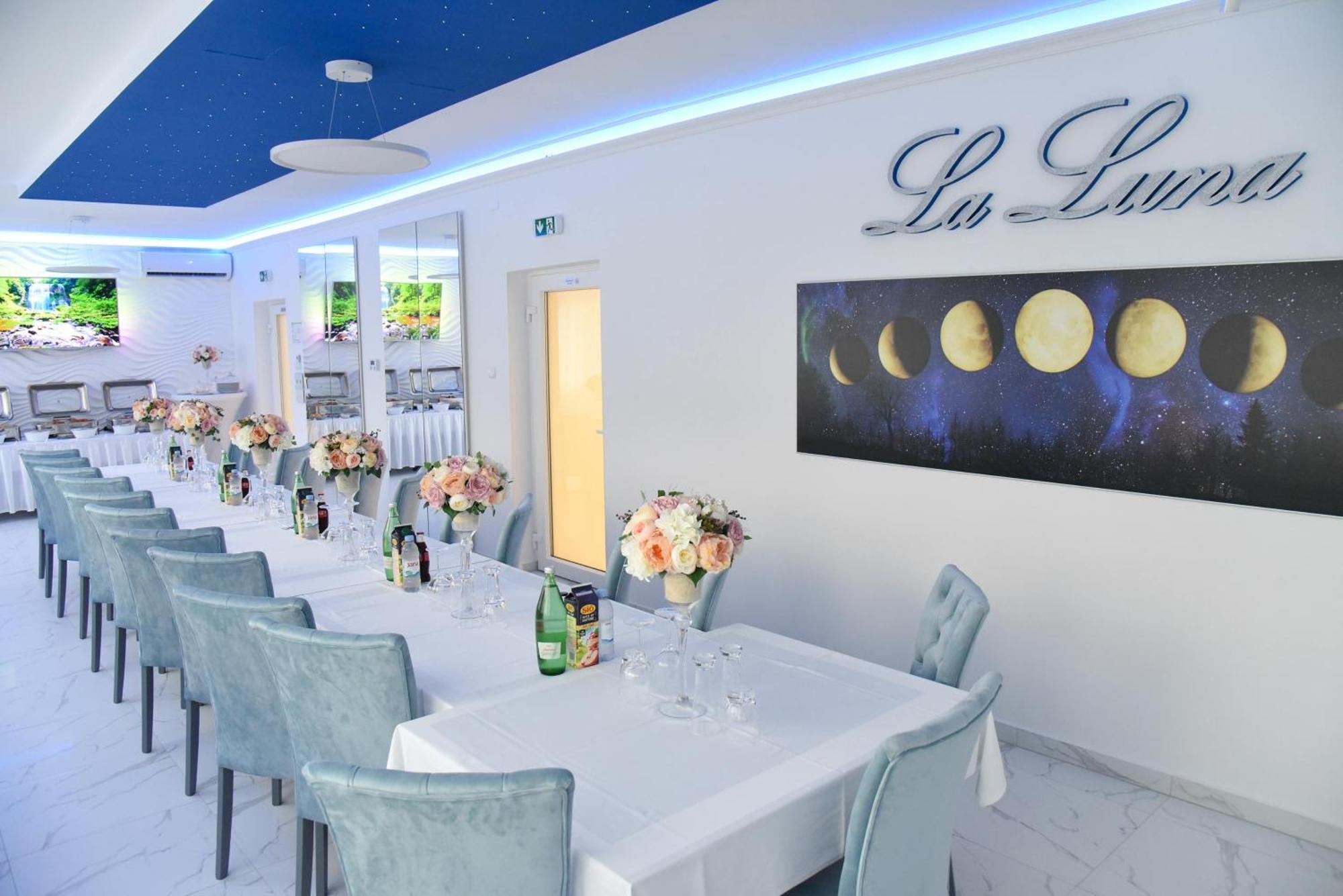 La Luna Premium Deluxe Apartment With Free Jacuzzi, Bikes & Covered Parking Nasice Dış mekan fotoğraf