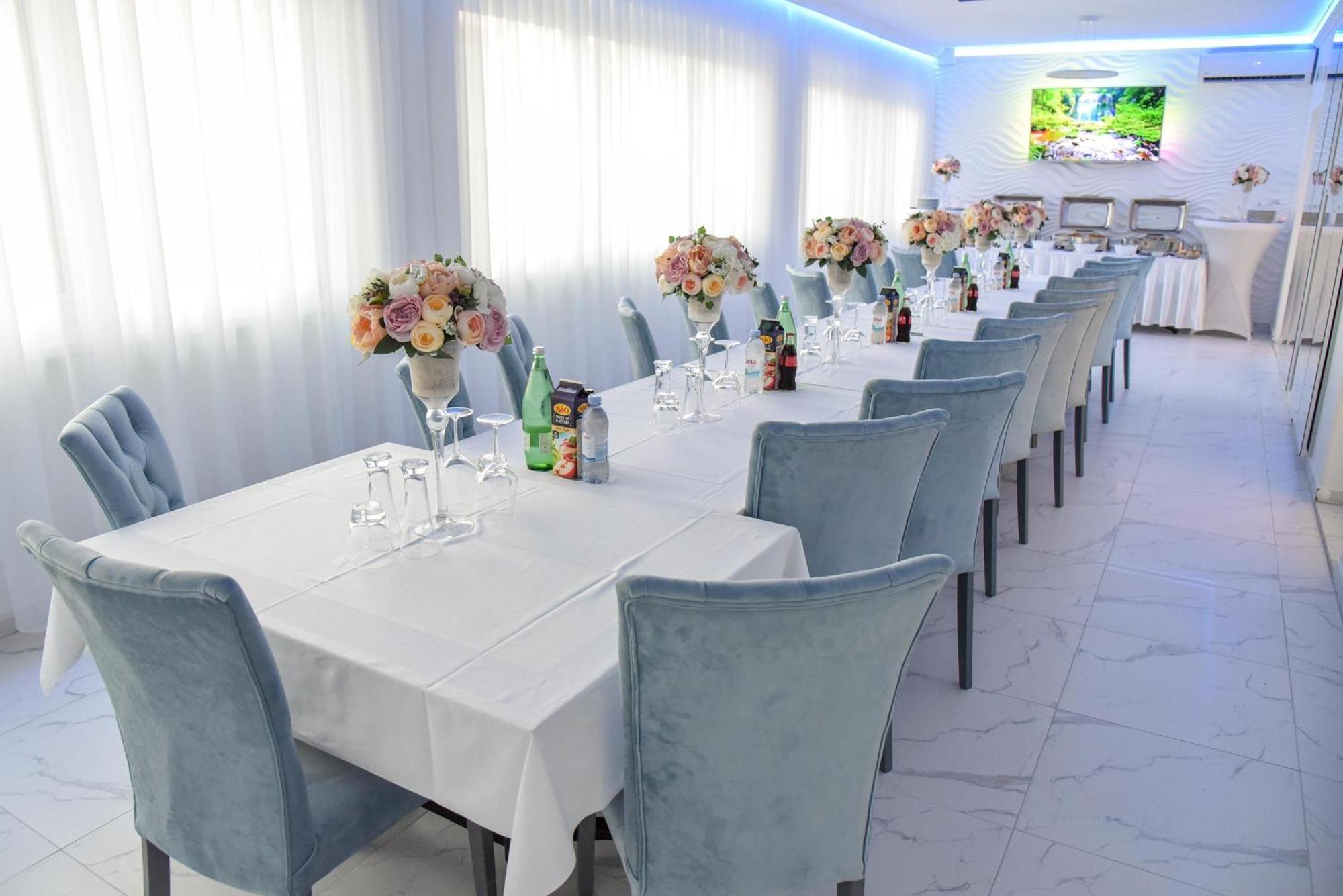 La Luna Premium Deluxe Apartment With Free Jacuzzi, Bikes & Covered Parking Nasice Dış mekan fotoğraf